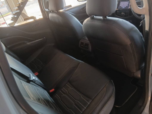 Nissan Navara Pro-4x 2.5d 4x4 D/C A/T (140kw ) in Namibia