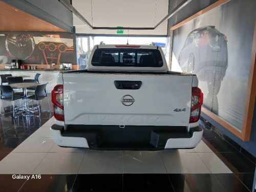 Nissan Navara 2.5d LE Plus A/T 4x4 D/C in Namibia