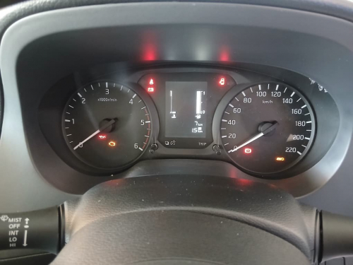 Nissan Navara 2.5d SE Plus 4x4 D/C M/T in Namibia