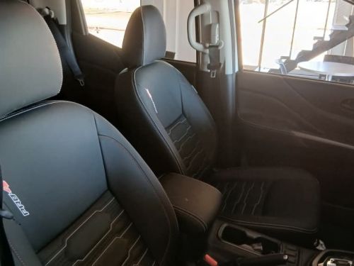 Nissan Navara Pro-4x 2.5d 4x4 A/T D/C in Namibia