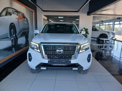 Nissan Navara 2.5d LE Plus 4x4 D/C A/T in Namibia