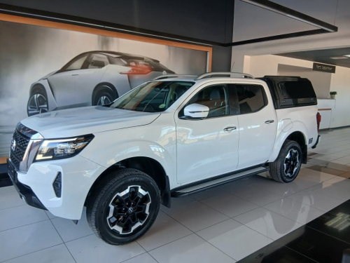 Used Nissan Navara 2.5d LE Plus 4x4 D/C A/T for sale in Mariental
