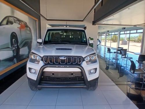 Pre-owned Mahindra S11 2.2d 4x4 D/C A/T for sale in 