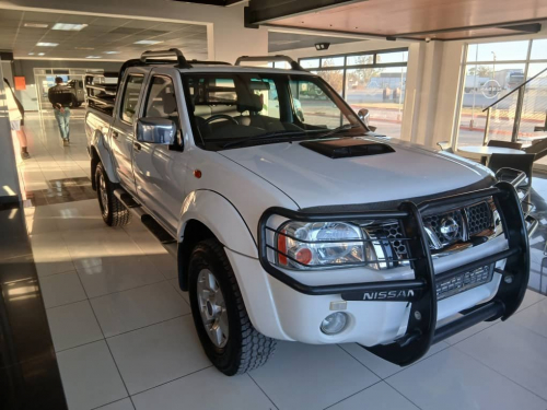 Used Nissan Np300 2.5d 4x4 D/C for sale in Mariental