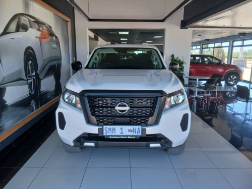 Nissan Navara 2.5d SE Plus 4x4 D/C M/T in Namibia
