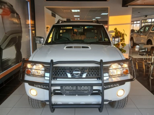 Used Nissan Hardbody NP300 2.5d 4x4 D/C for sale in Mariental