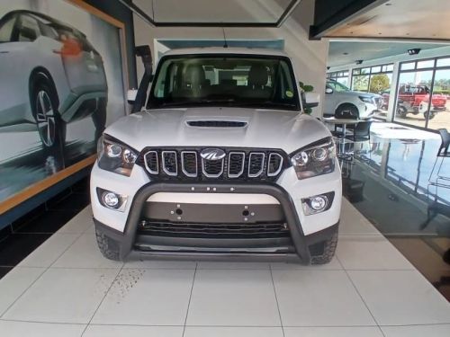 Pre-owned Mahindra S6 2.2d 4x4 D/C Karoo for sale in 