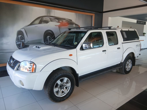 Nissan Hardbody NP300 2.5d 4x4 D/C in Namibia