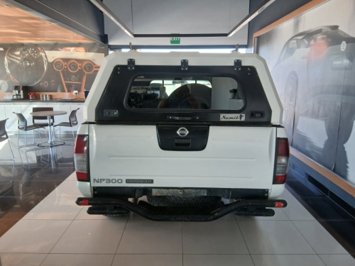 Nissan Hardbody NP300 2.5d 4x4 D/C in Namibia