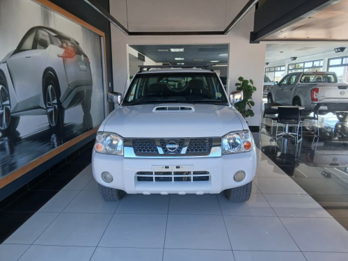 Pre-owned Nissan Hardbody NP300 2.5d 4x4 D/C for sale in 