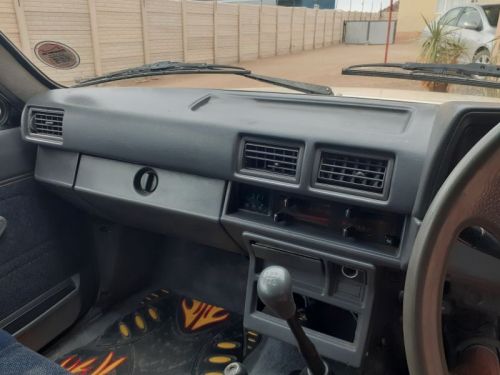 Toyota Hilux 2.4 petrol 4*4 in Namibia